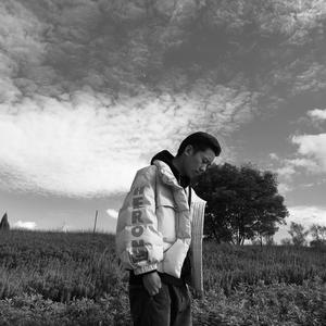 厨房脱岳裙子从后面挺进去
